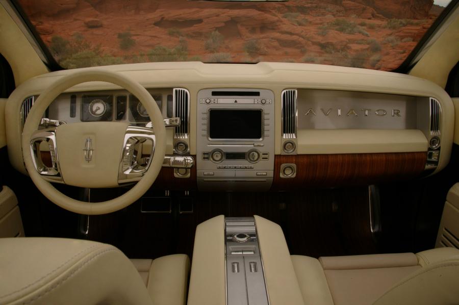  Lincoln Aviator Concept 2004 года  (фото 12 из 37)
